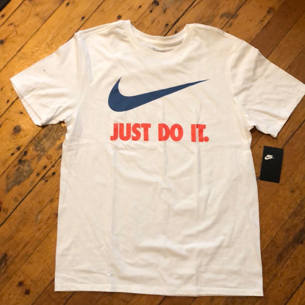 New Men’s Nike T-shirt
